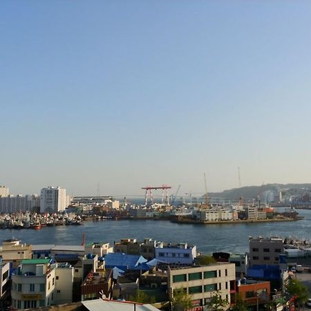 Four Season Guest House Busan Bagian luar foto